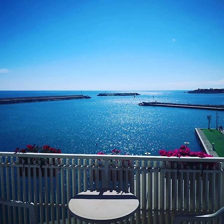 B&B La Baia Sea Rooms Бішельє Екстер'єр фото