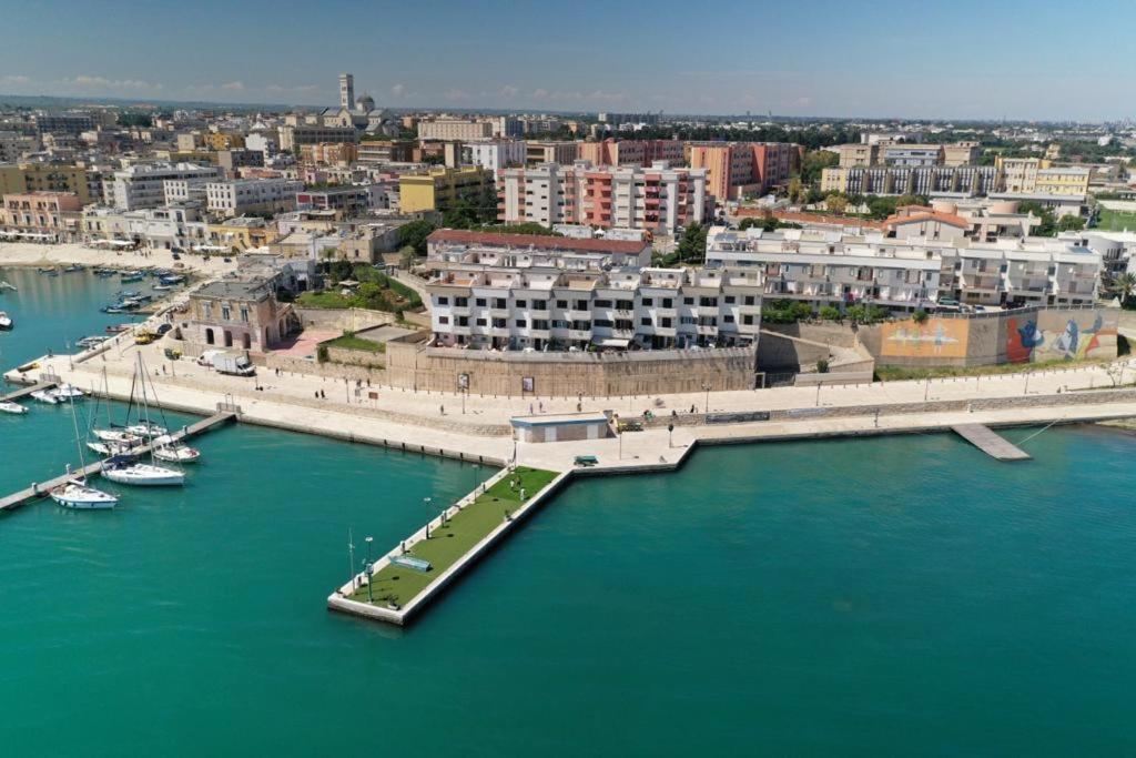 B&B La Baia Sea Rooms Бішельє Екстер'єр фото