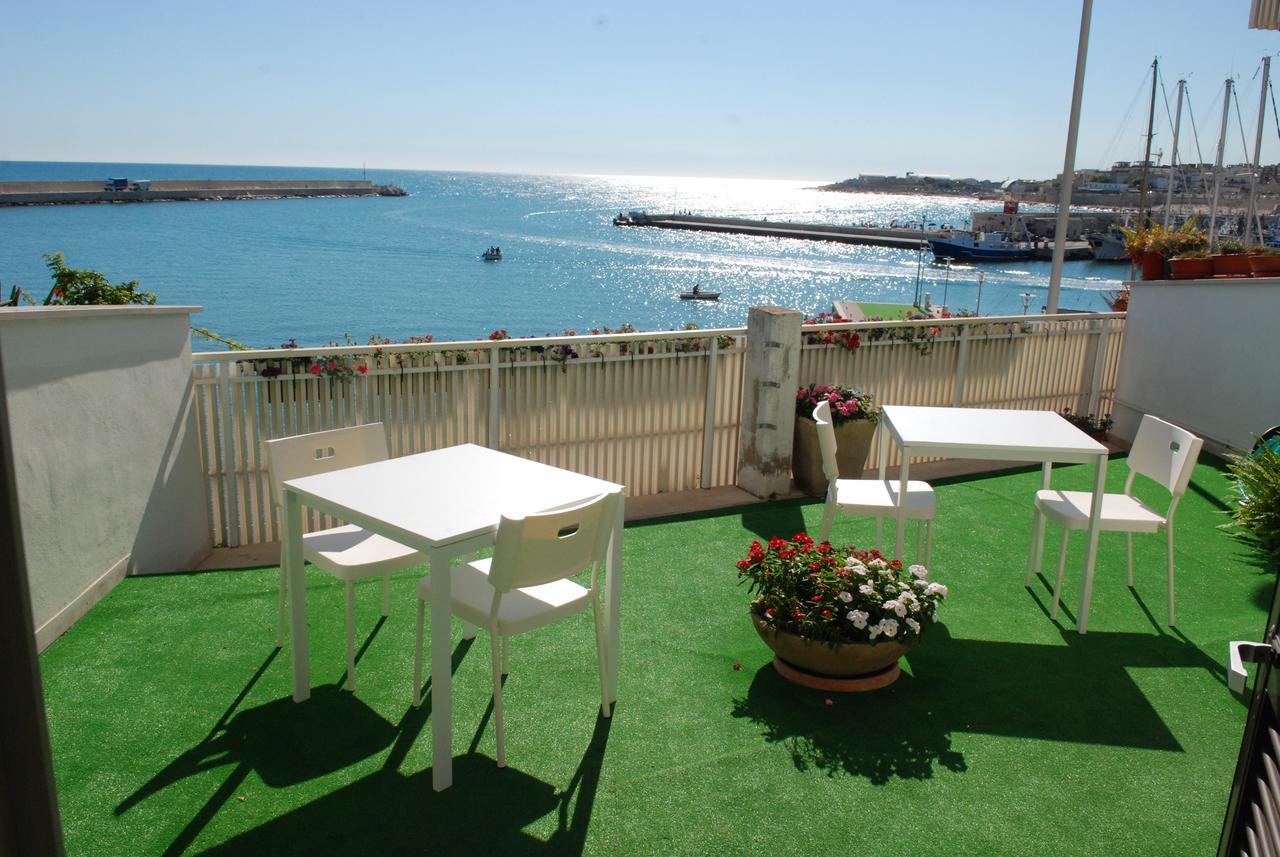 B&B La Baia Sea Rooms Бішельє Екстер'єр фото
