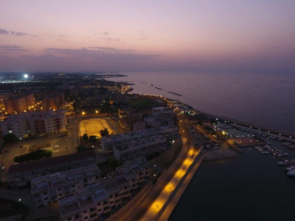 B&B La Baia Sea Rooms Бішельє Екстер'єр фото