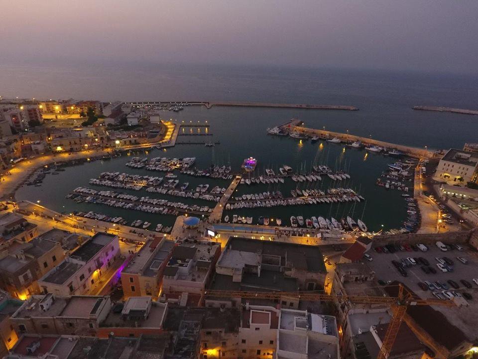 B&B La Baia Sea Rooms Бішельє Екстер'єр фото
