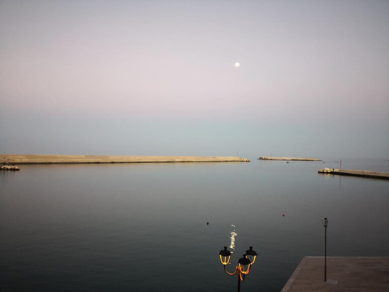 B&B La Baia Sea Rooms Бішельє Екстер'єр фото